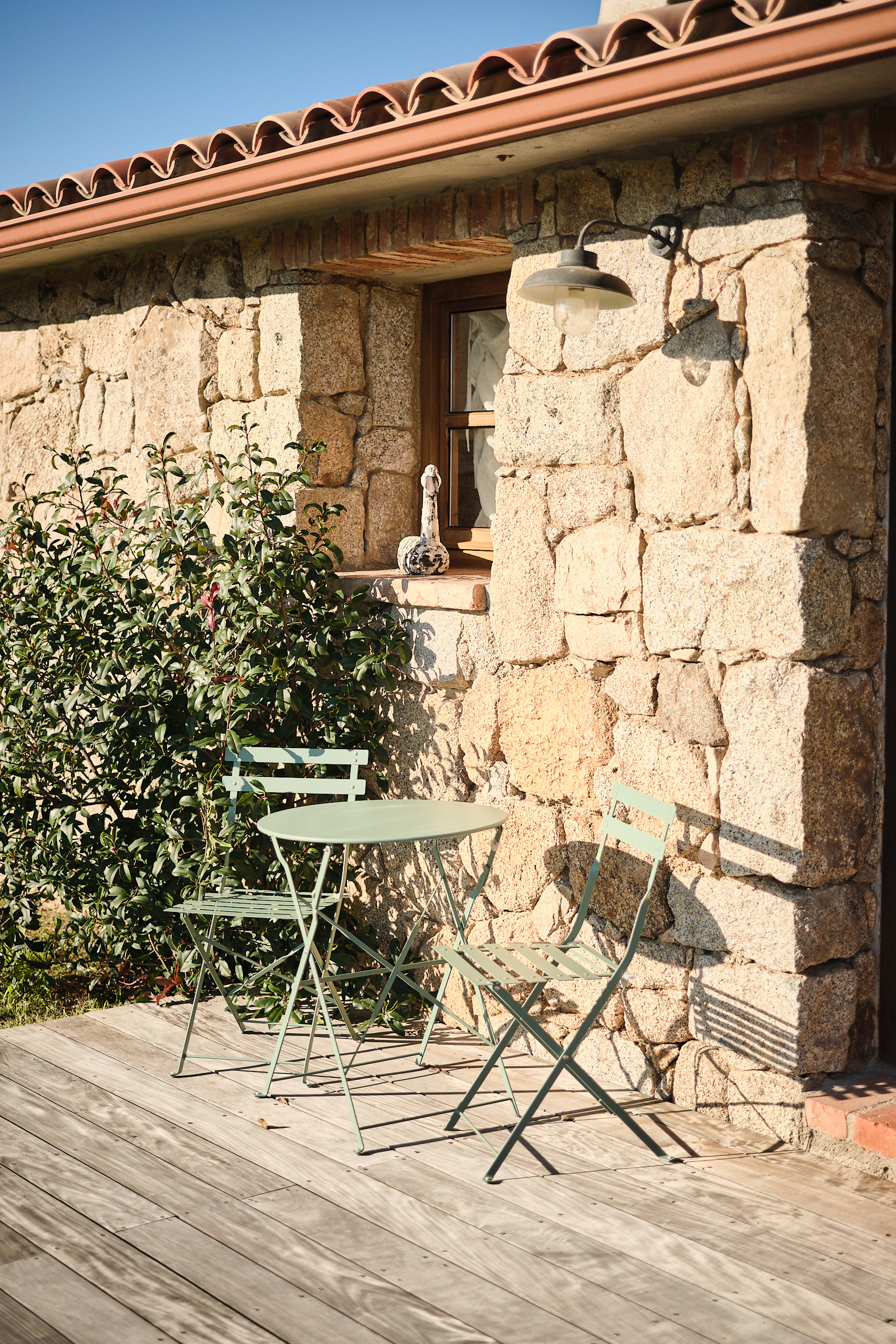 Façade en pierre de la Bergerie Amanza, authentique bergerie de charme en Corse
